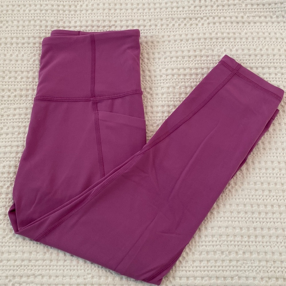 Athleta stash 3 pocket capris pink